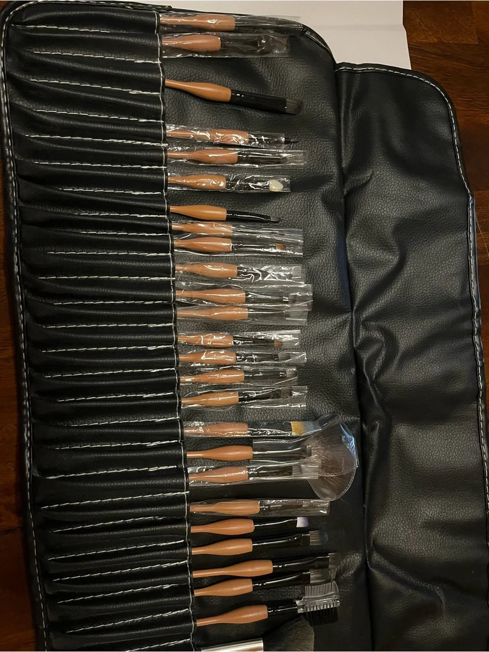 Professional Makeup Brush Set in Black Roll Case with Wood-Tone Handles